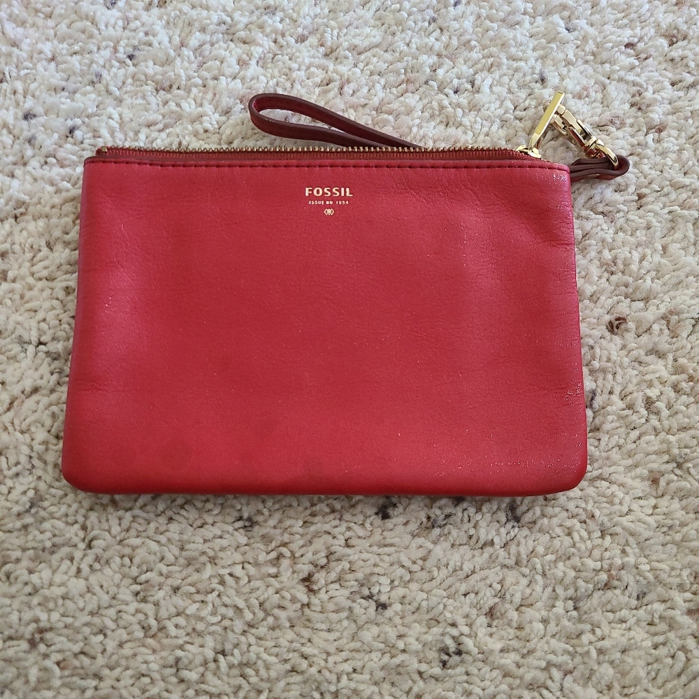 Fossil wristlet